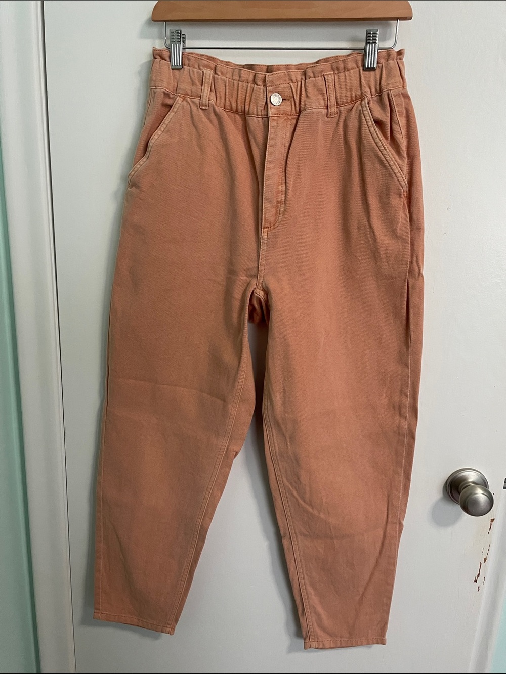 twik Women's Ankle Cropped Pants in Dusty Coral